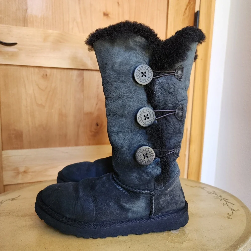 UGG Bailey Button Triplet Sz 7 Black Y2K Suede Shearling Wool Sheepskin Cozy